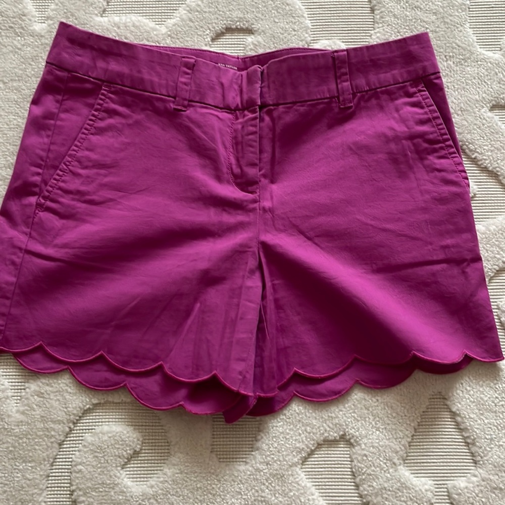 Loft scalloped shorts
